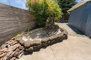 600 SE Edgewood St, Winston, OR 97496 - Photo 28