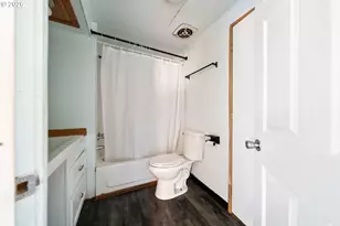 600 SE Edgewood St, Winston, OR 97496 - Photo 22