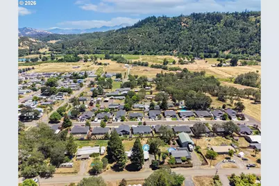 600 SE Edgewood St, Winston, OR 97496 - Photo 40