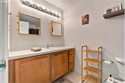 10016 N Polk Ave, Portland, OR 97203 - Photo 20