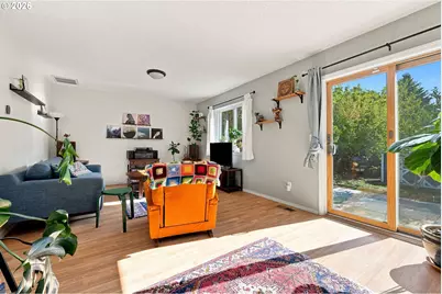 10016 N Polk Ave, Portland, OR 97203 - Photo 14