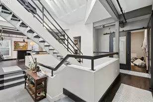 821 NW 16th Ave, Portland, OR 97209 - Photo 38