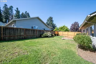 945 S 55th Pl, Springfield, OR 97478 - Photo 30