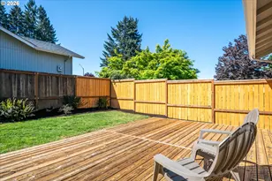 945 S 55th Pl, Springfield, OR 97478 - Photo 24