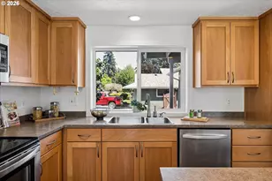 945 S 55th Pl, Springfield, OR 97478 - Photo 12