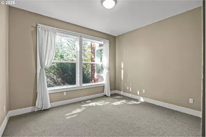 730 SW Menefee Ln, Portland, OR 97239 - Photo 38