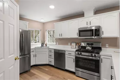8910 N Edison St N, Portland, OR 97203 - Photo 14