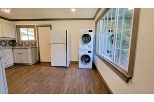 1445 W 11th Ave, Eugene, OR 97402 - Photo 14