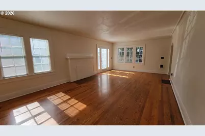 1445 W 11th Ave, Eugene, OR 97402 - Photo 4