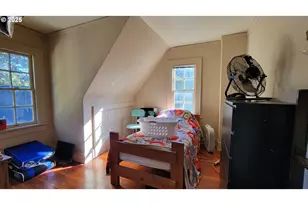 1445 W 11th Ave, Eugene, OR 97402 - Photo 8