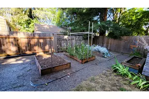 1445 W 11th Ave, Eugene, OR 97402 - Photo 16