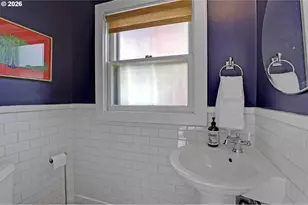 2406 NE Halsey St, Portland, OR 97232 - Photo 22