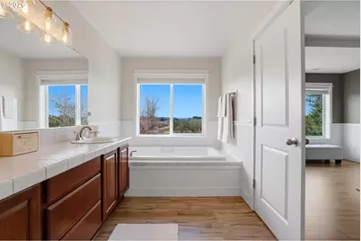 2319 N Roger Smith Dr, Newberg, OR 97132 - Photo 24