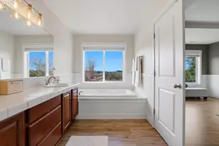 2319 N Roger Smith Dr, Newberg, OR 97132 - Photo 24