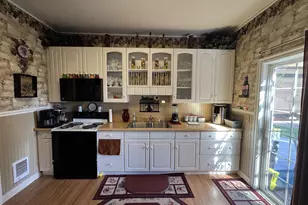 361 W Bridge St, Echo, OR 97826 - Photo 2