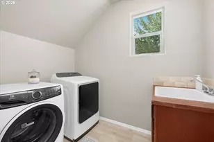 1018 35th Ave, Forest Grove, OR 97116 - Photo 6