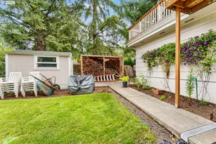 8925 SW Caroline Dr, Portland, OR 97225 - Photo 38