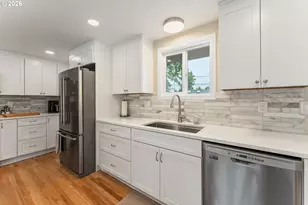 8925 SW Caroline Dr, Portland, OR 97225 - Photo 12