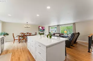 8925 SW Caroline Dr, Portland, OR 97225 - Photo 14