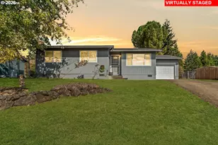 405 Corona Loop Rd, Roseburg, OR 97471 - Photo 2