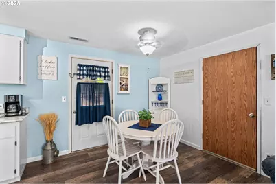 405 Corona Loop Rd, Roseburg, OR 97471 - Photo 6