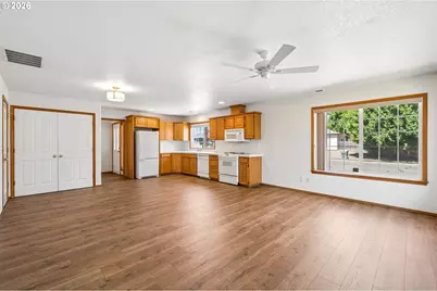 257 N Knights Bridge Rd, Canby, OR 97013 - Photo 10