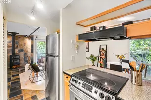 1947 NW Hoyt St, Portland, OR 97209 - Photo 10