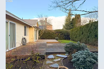 2848 NE Kelly Pl, Gresham, OR 97030 - Photo 4