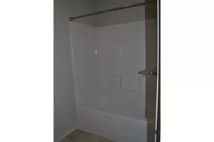 603 Pickering Ln, Woodburn, OR 97071 - Photo 14
