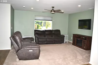 603 Pickering Ln, Woodburn, OR 97071 - Photo 4