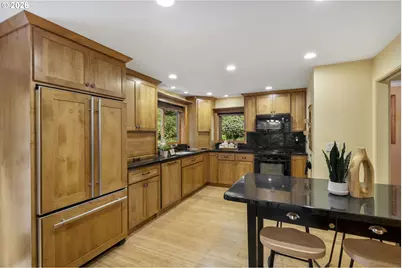 3919 SW Hillside Dr, Portland, OR 97221 - Photo 8