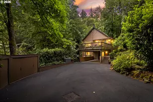 3919 SW Hillside Dr, Portland, OR 97221 - Photo 4