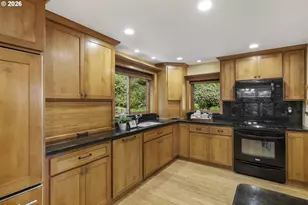 3919 SW Hillside Dr, Portland, OR 97221 - Photo 4