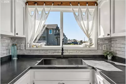 1214 Moore St, Brookings, OR 97415 - Photo 14