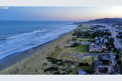 94050 Emerson Cir, Gold Beach, OR 97444 - Photo 18