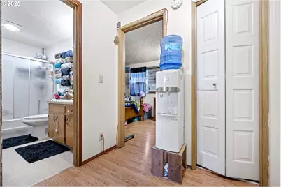 1180 R St, Springfield, OR 97477 - Photo 16