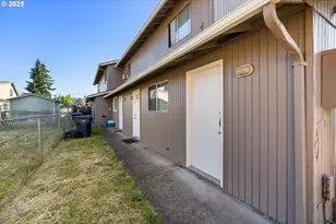 1180 R St, Springfield, OR 97477 - Photo 2