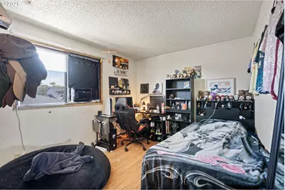 1180 R St, Springfield, OR 97477 - Photo 12