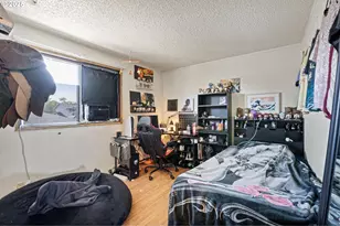 1180 R St, Springfield, OR 97477 - Photo 12