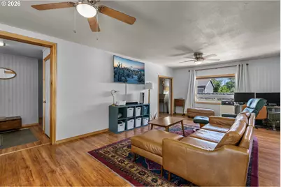 267 NW 5th St, Prineville, OR 97754 - Photo 8