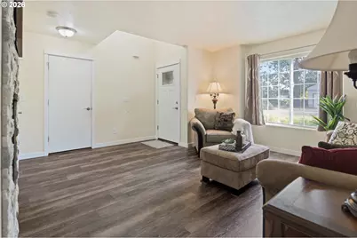 18881 Highland Dr, Oregon City, OR 97045 - Photo 6