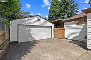 3811 NE 114th Ave, Portland, OR 97220 - Photo 42