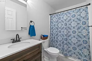 3811 NE 114th Ave, Portland, OR 97220 - Photo 24