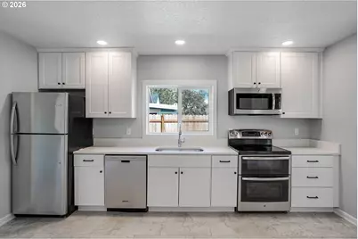 856 Highland Ave NE, Salem, OR 97301 - Photo 16