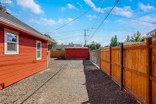 856 Highland Ave NE, Salem, OR 97301 - Photo 2