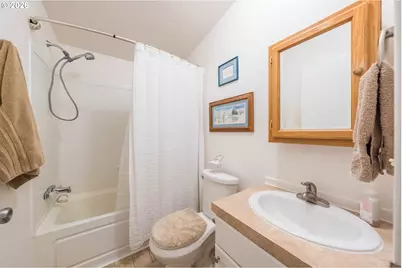 1232 SE 2nd Ct, Lincoln City, OR 97367 - Photo 26