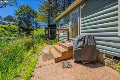 1232 SE 2nd Ct, Lincoln City, OR 97367 - Photo 10
