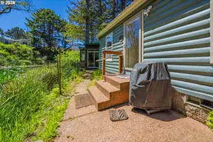 1232 SE 2nd Ct, Lincoln City, OR 97367 - Photo 10