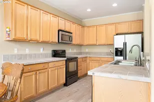 22908 NE Chinook St, Troutdale, OR 97060 - Photo 8