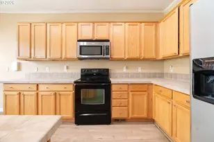 22908 NE Chinook St, Troutdale, OR 97060 - Photo 8